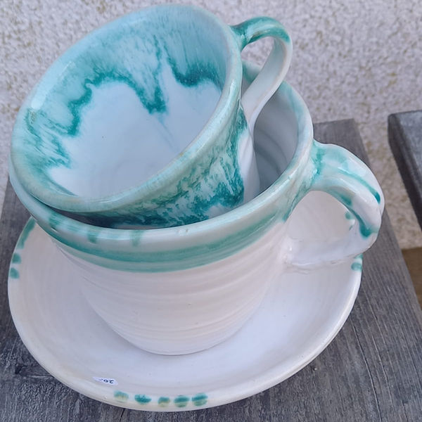 Henkeltasse mit Teller